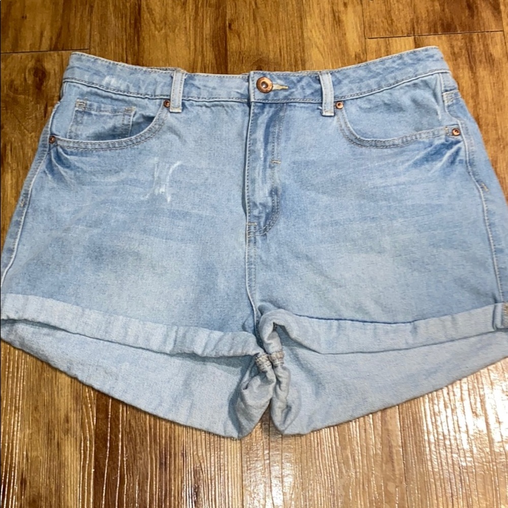 Light blue Denim co high-waisted shorts